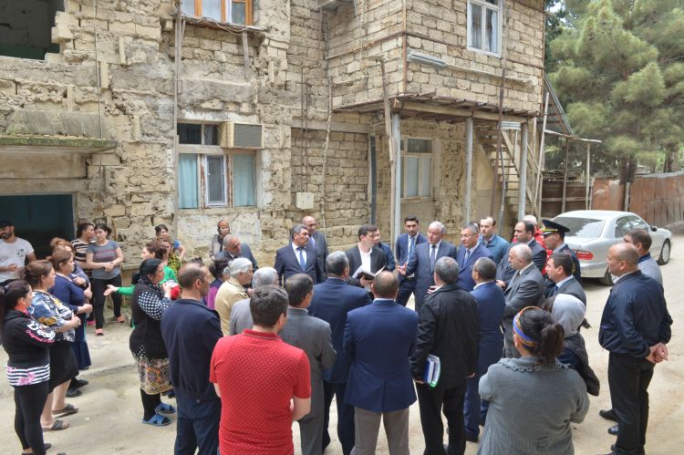 Qaçqınkomun sədri məcburi köçkünlərlə görüşüb - FOTO